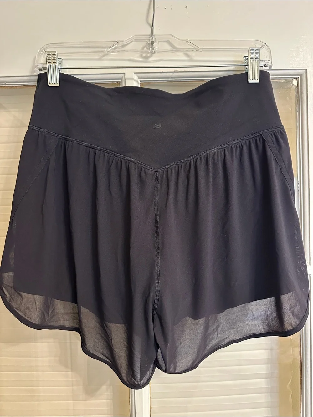 Lululemon Nulu and Mesh High-Rise Yoga Short 3.5
